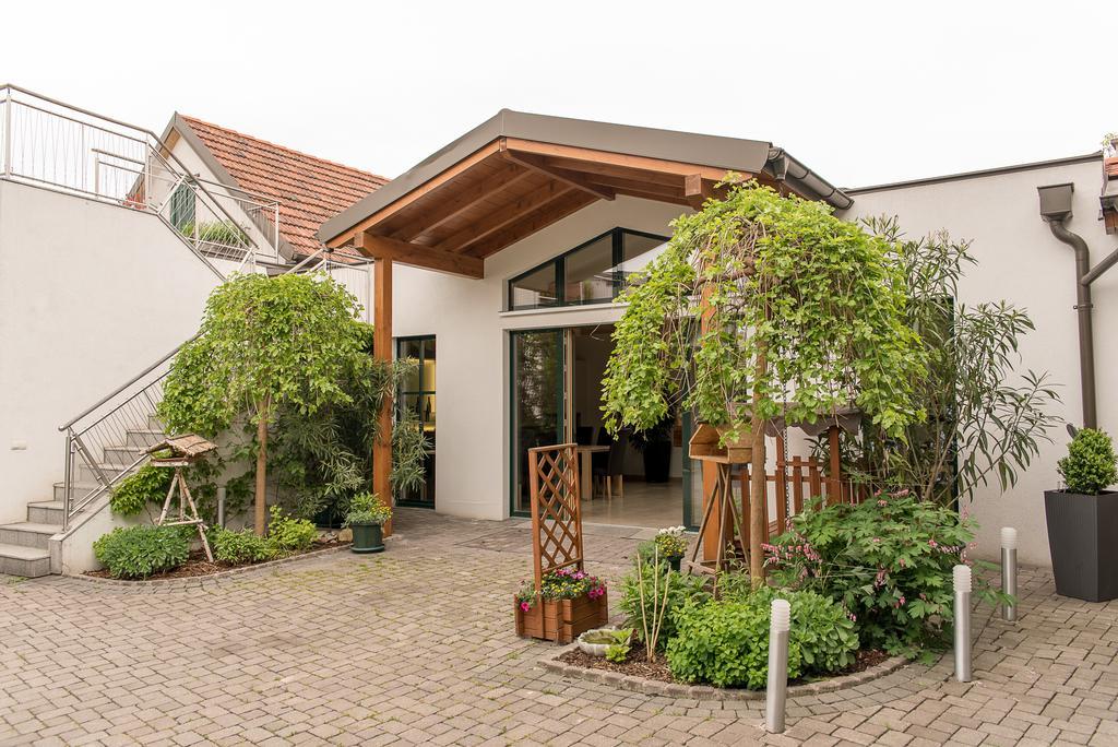 Weingut Familie Bauer Otel Grossriedenthal Dış mekan fotoğraf